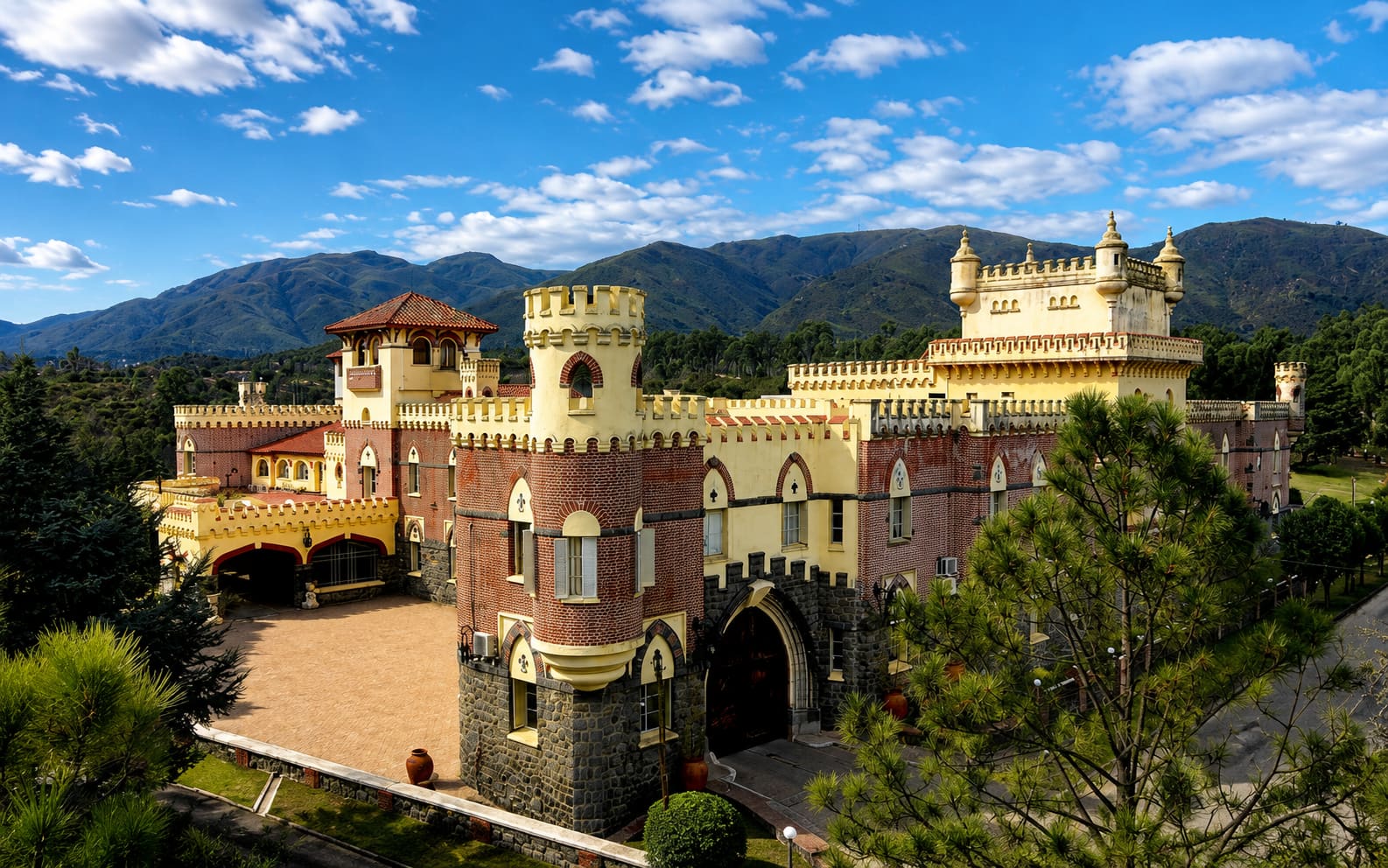 Castillo Fábrega - Vacaciones de Invierno — Parque Los Cocos, Córdoba