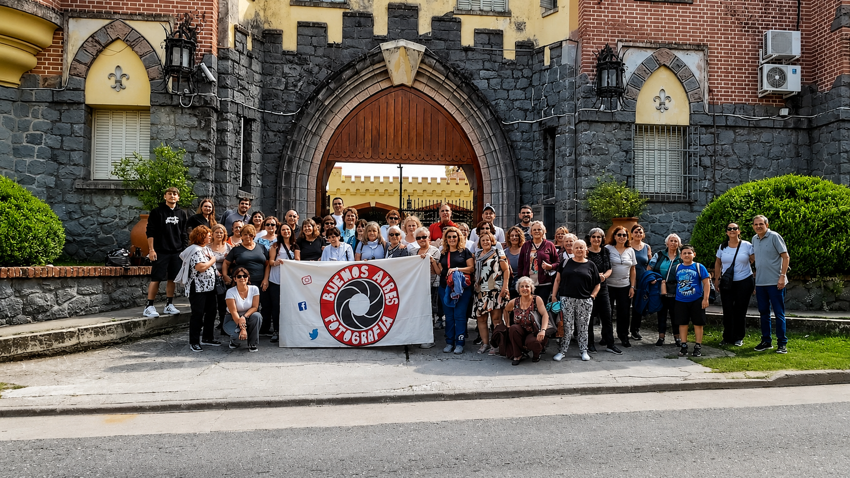 Grupo de viajeros - Castillo Fábrega, Córdoba